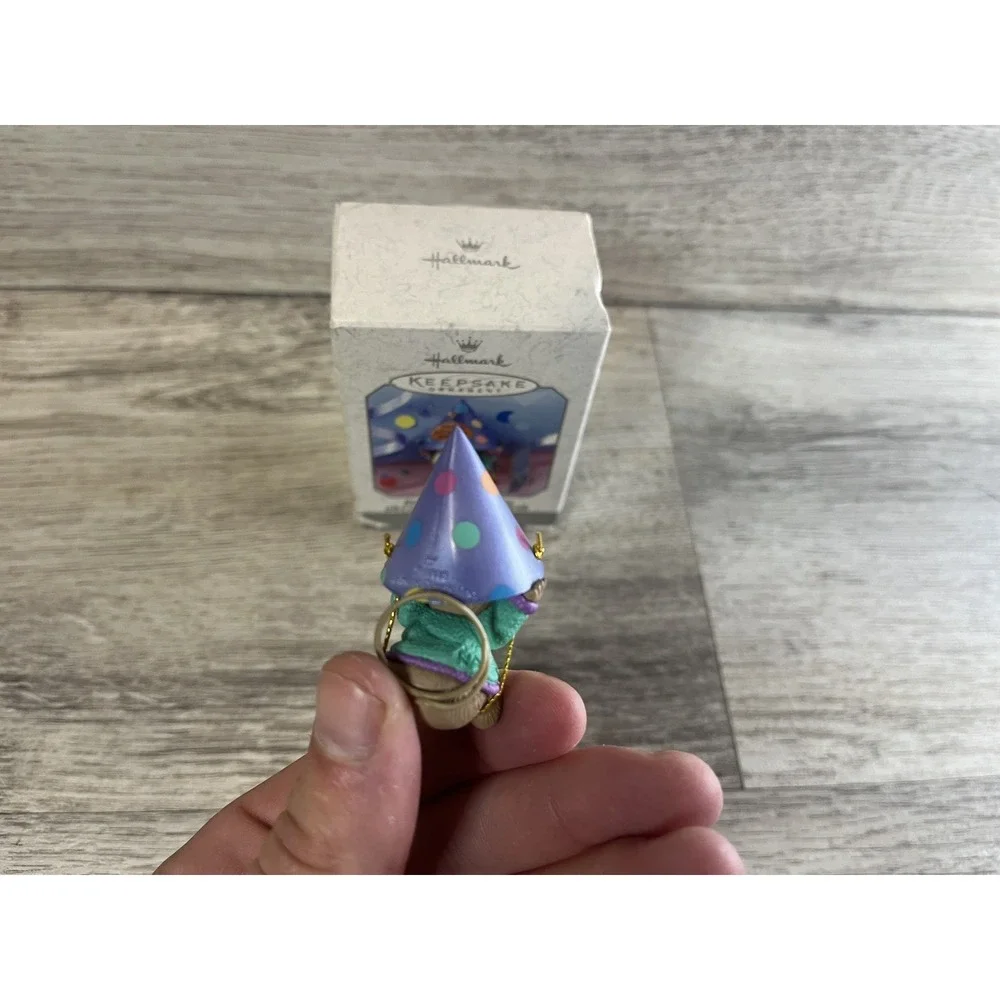 Hallmark 1999 Keepsake Ornament Birthday Celebration‎ World Of Wishes